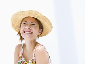 一枚ごとにタイダイ職人が染色した