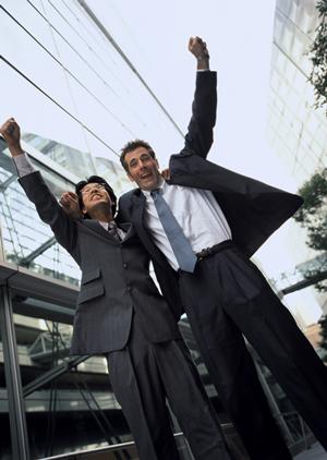 フロアスタッフ必見！快適さとおしゃれさを兼ね備えたユニフォームを徹底比較